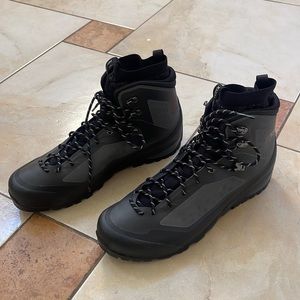 Arc’Teryx Men’s Boots